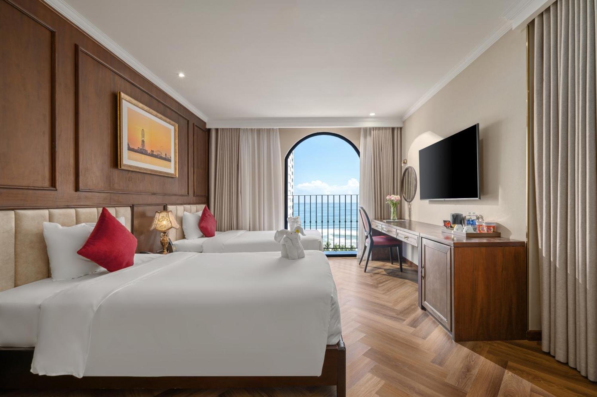 Golden Lotus Luxury - Complimentary Daily Afternoon Tea 4* Da Nang