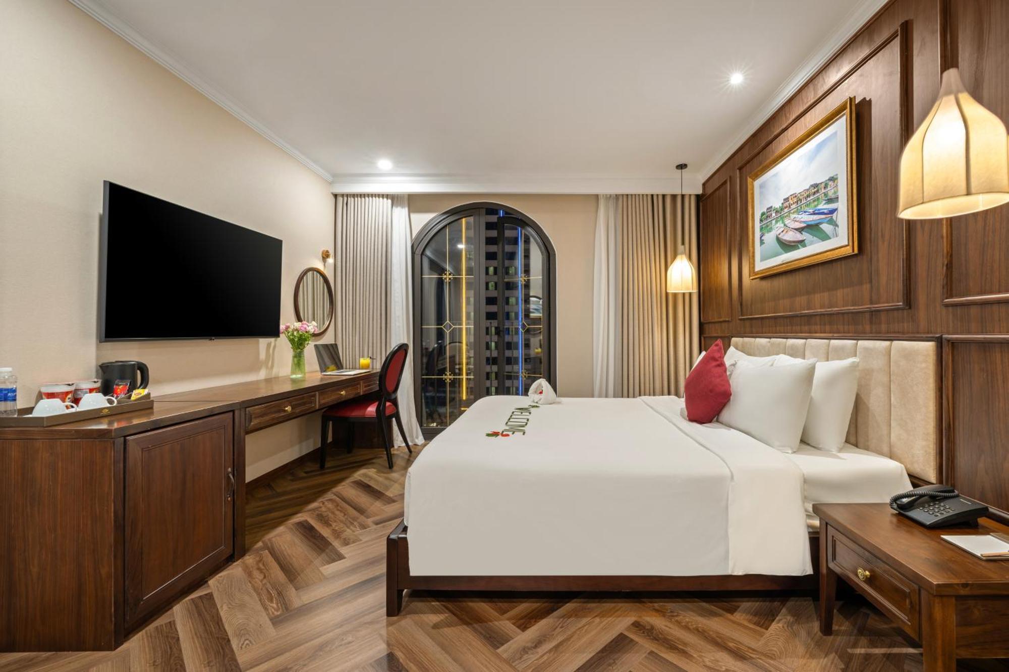 Golden Lotus Luxury - Complimentary Daily Afternoon Tea 4*