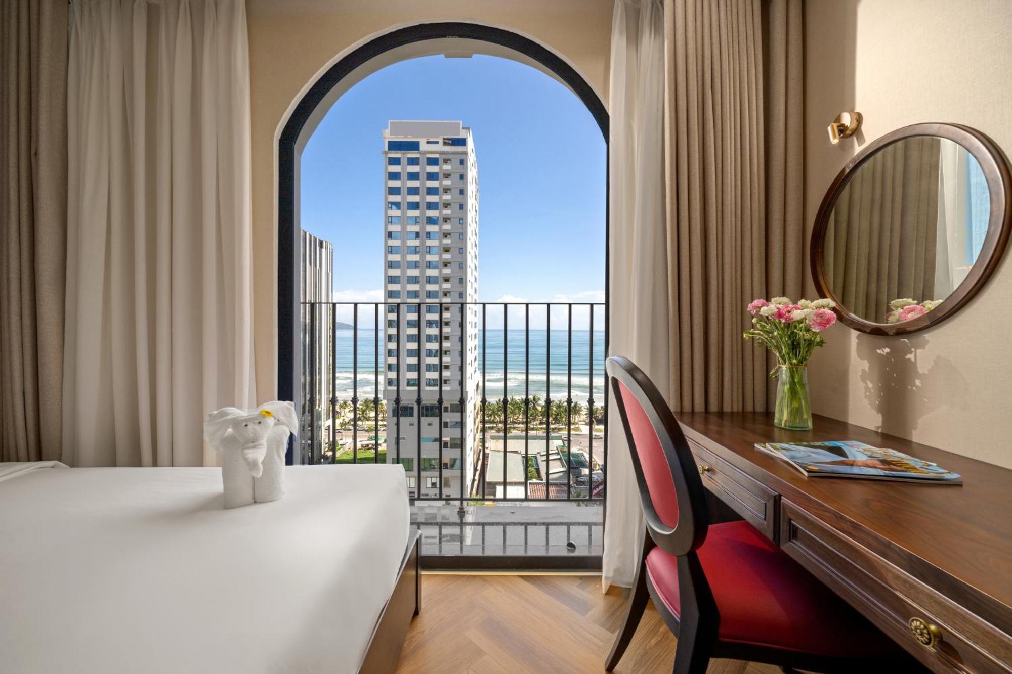 Golden Lotus Luxury - Complimentary Daily Afternoon Tea Hotel 4*