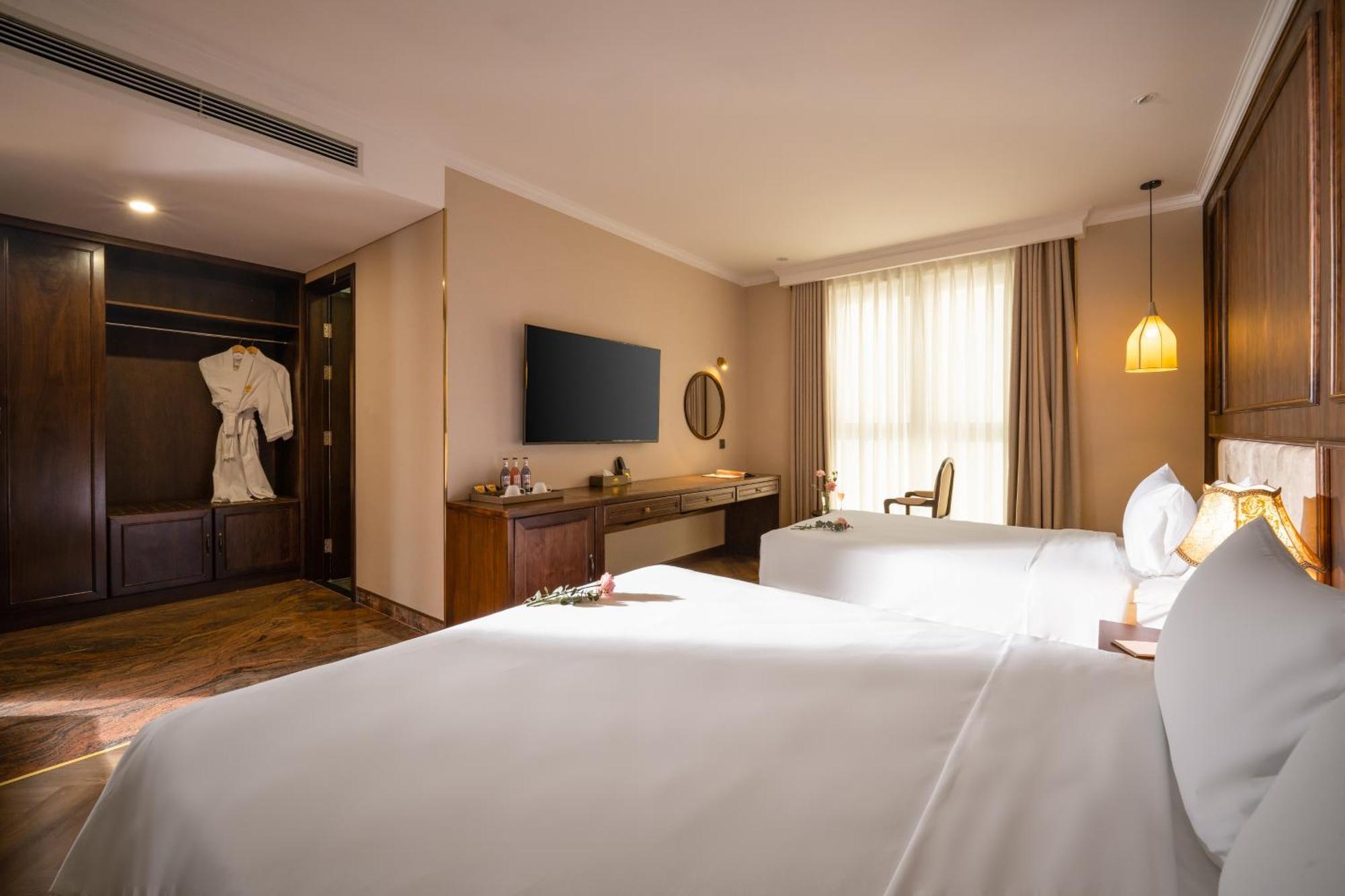 Golden Lotus Luxury - Complimentary Daily Afternoon Tea Da Nang